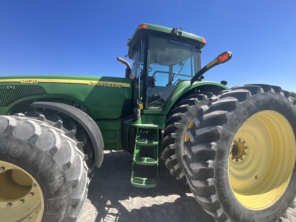 2002 John Deere 8520 Tractor