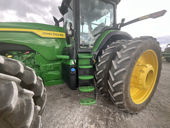 2023 John Deere 8R 370 Tractor