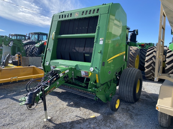 2020 John Deere 560M Baler/Round