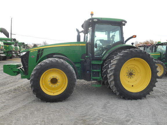 2015 John Deere 8370R Tractor