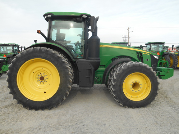 2015 John Deere 8370R Tractor