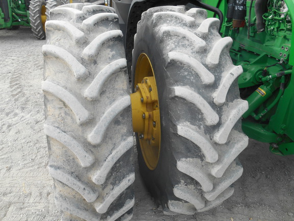 2015 John Deere 8370R Tractor