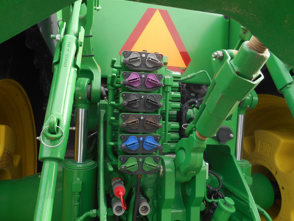 2015 John Deere 8370R Tractor