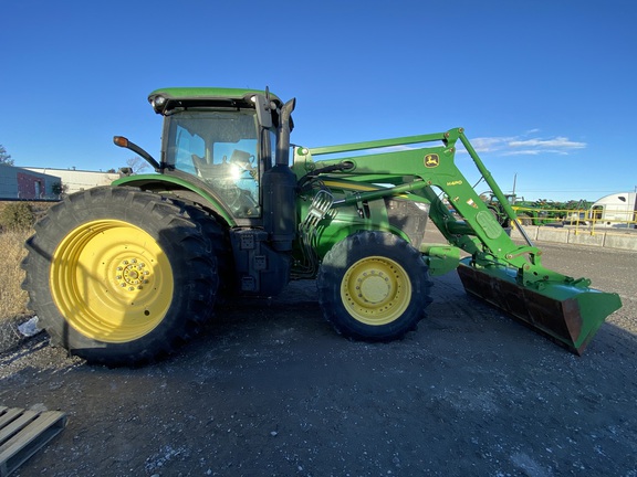 2015 John Deere 7230R Tractor