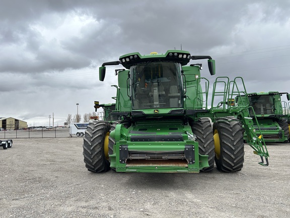 2024 John Deere X9 1000 Combine