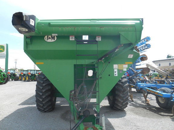 J&M 750-16 Grain Cart