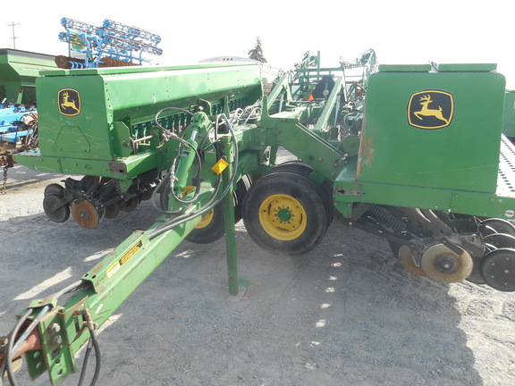 1993 John Deere 455 Drill