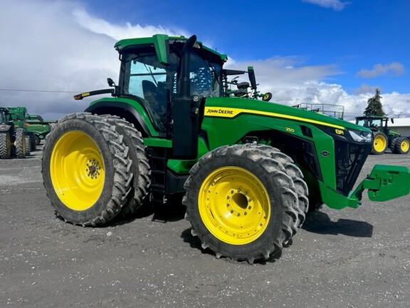 2023 John Deere 8R 250 Tractor