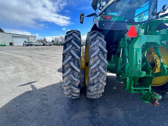 2023 John Deere 8R 250 Tractor