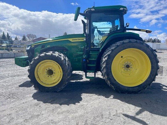 2023 John Deere 8R 250 Tractor