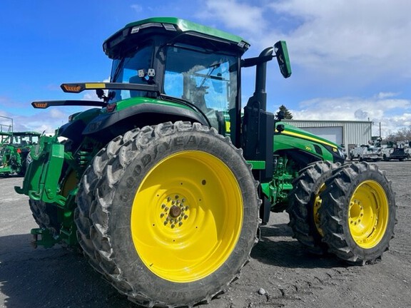 2023 John Deere 8R 250 Tractor