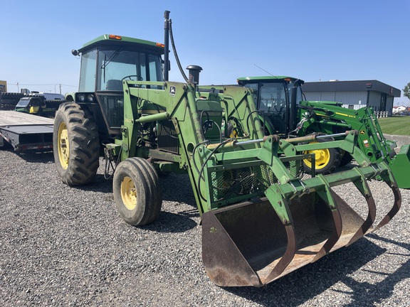 John Deere 2950 Tractor