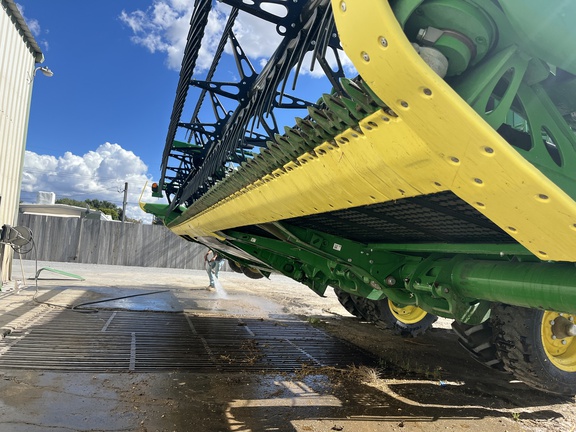 2023 John Deere HD35R Header Combine
