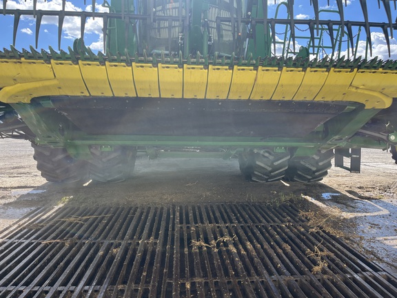 2023 John Deere HD35R Header Combine