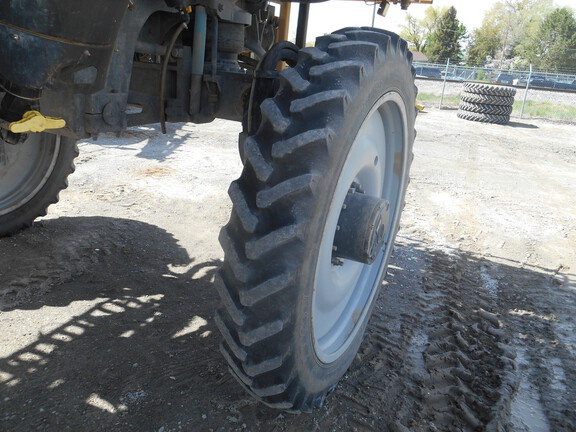 2019 RoGator RG1100C Sprayer/High Clearance