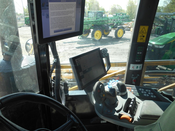 2019 RoGator RG1100C Sprayer/High Clearance