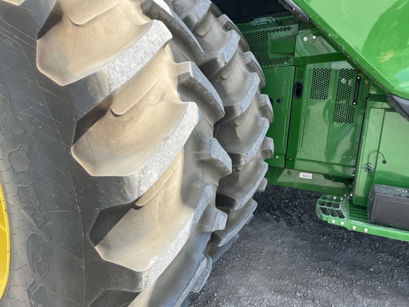 2024 John Deere X9 1000 Combine