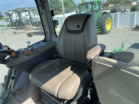 2022 John Deere 8R 340 Tractor