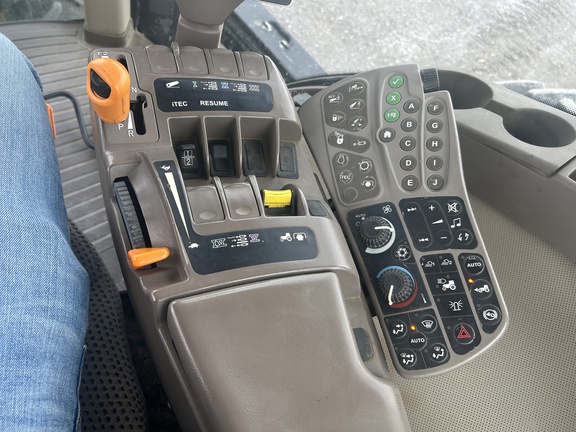 2013 John Deere 8285R Tractor