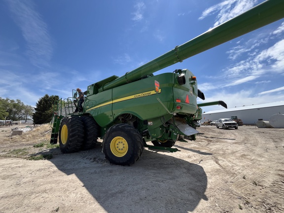 2020 John Deere S780 Combine