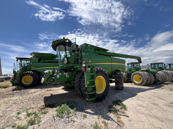 2020 John Deere S780 Combine