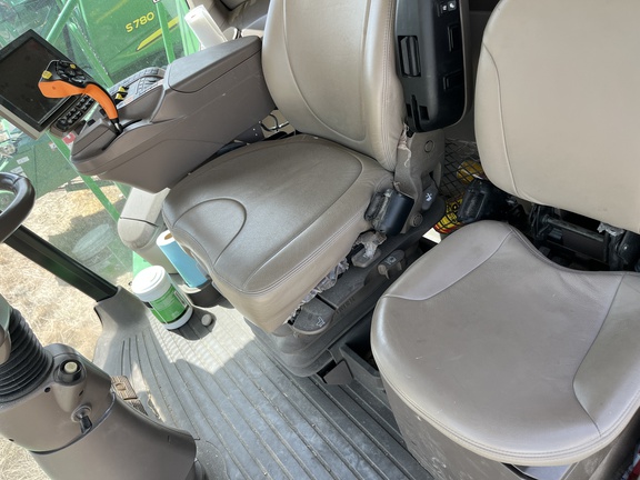 2020 John Deere S780 Combine