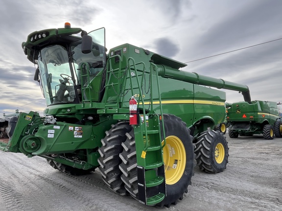 2020 John Deere S780 Combine