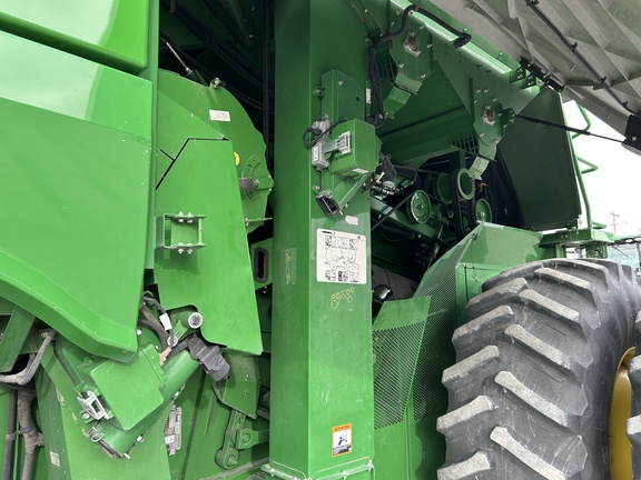 2020 John Deere S780 Combine