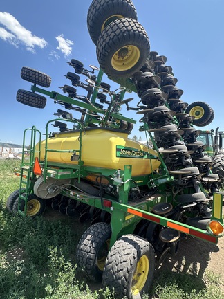 2013 John Deere 1990 Air Seeder