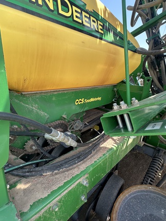 2013 John Deere 1990 Air Seeder