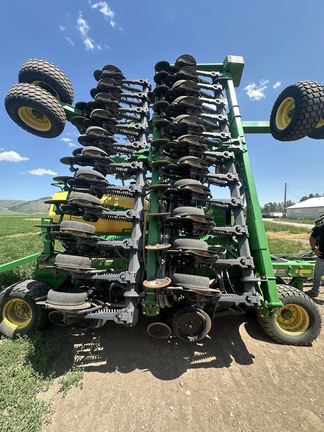 2013 John Deere 1990 Air Seeder