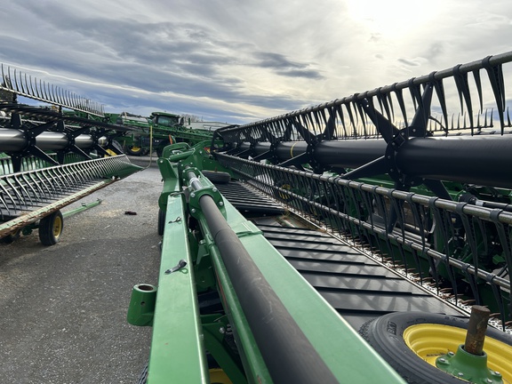 2020 John Deere 735D Header Combine