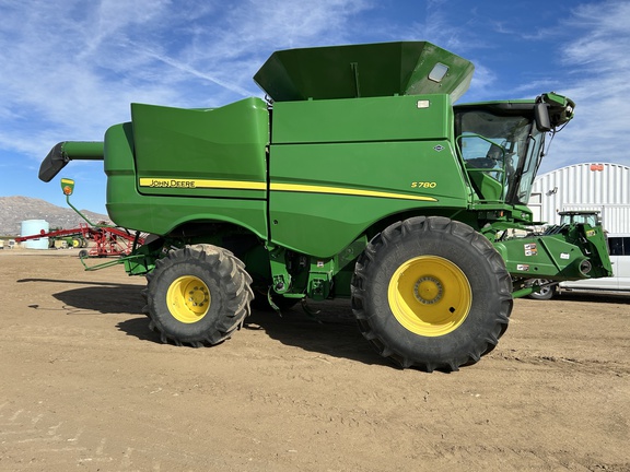 2021 John Deere S780 Combine