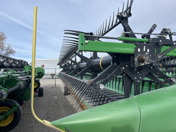 2020 John Deere 735D Header Combine