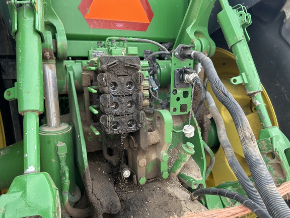 2013 John Deere 8335R Tractor