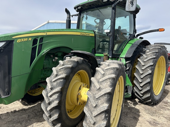 2013 John Deere 8335R Tractor