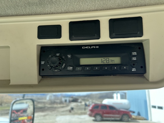 2013 John Deere 8335R Tractor