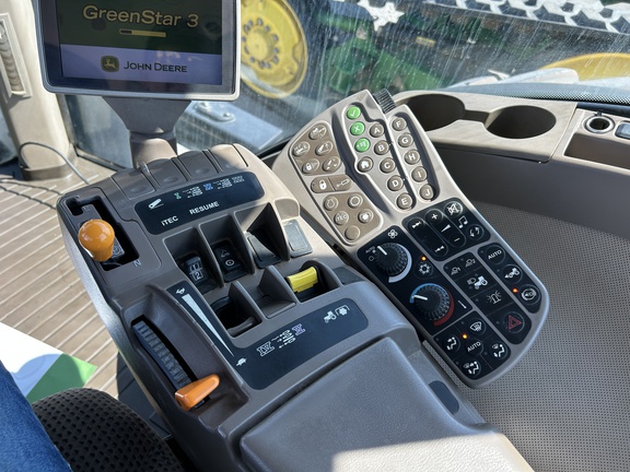 2013 John Deere 8335R Tractor