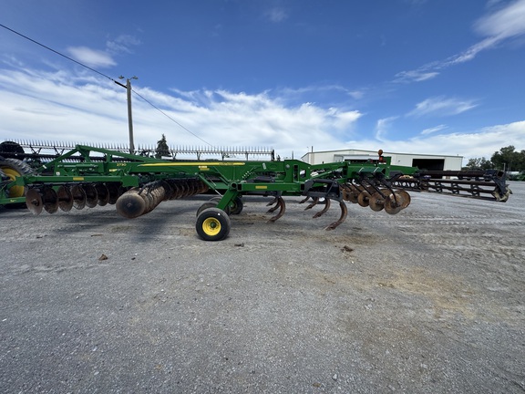2016 John Deere 2730 Disk Ripper