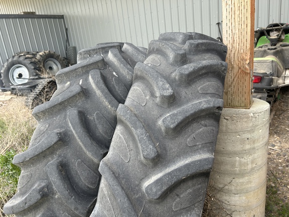 2013 John Deere 8285R Tractor