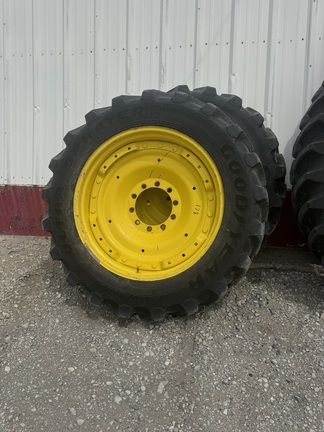 2011 John Deere 8285R Tractor