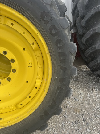 2011 John Deere 8285R Tractor