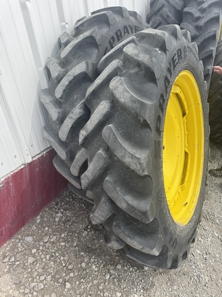 2011 John Deere 8285R Tractor