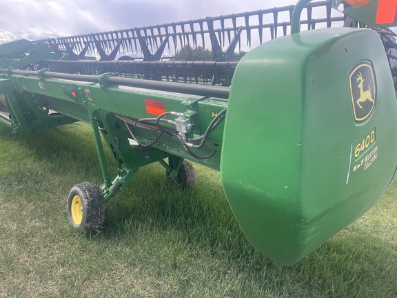 2016 John Deere 640D Header Combine