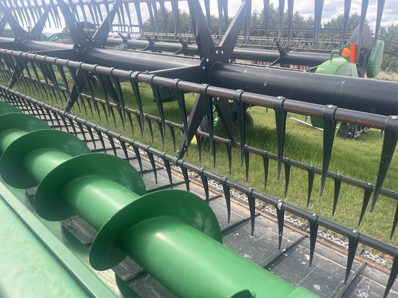2016 John Deere 640D Header Combine