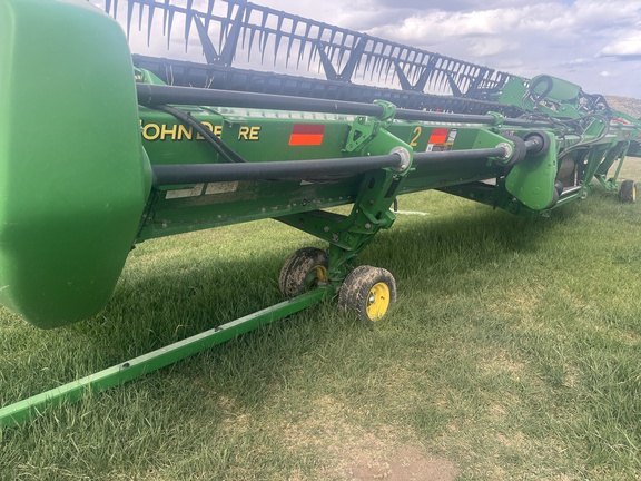 2016 John Deere 640D Header Combine