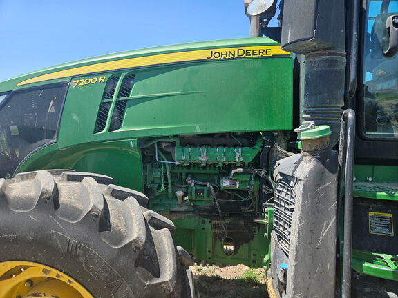 2012 John Deere 7200R Tractor