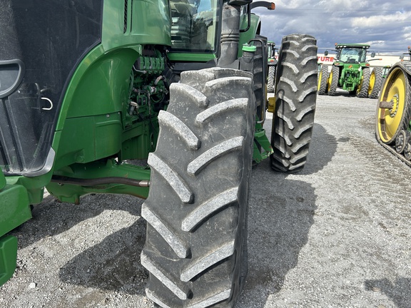 2012 John Deere 7200R Tractor