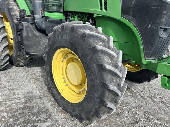 2012 John Deere 7200R Tractor