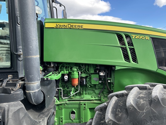 2012 John Deere 7200R Tractor